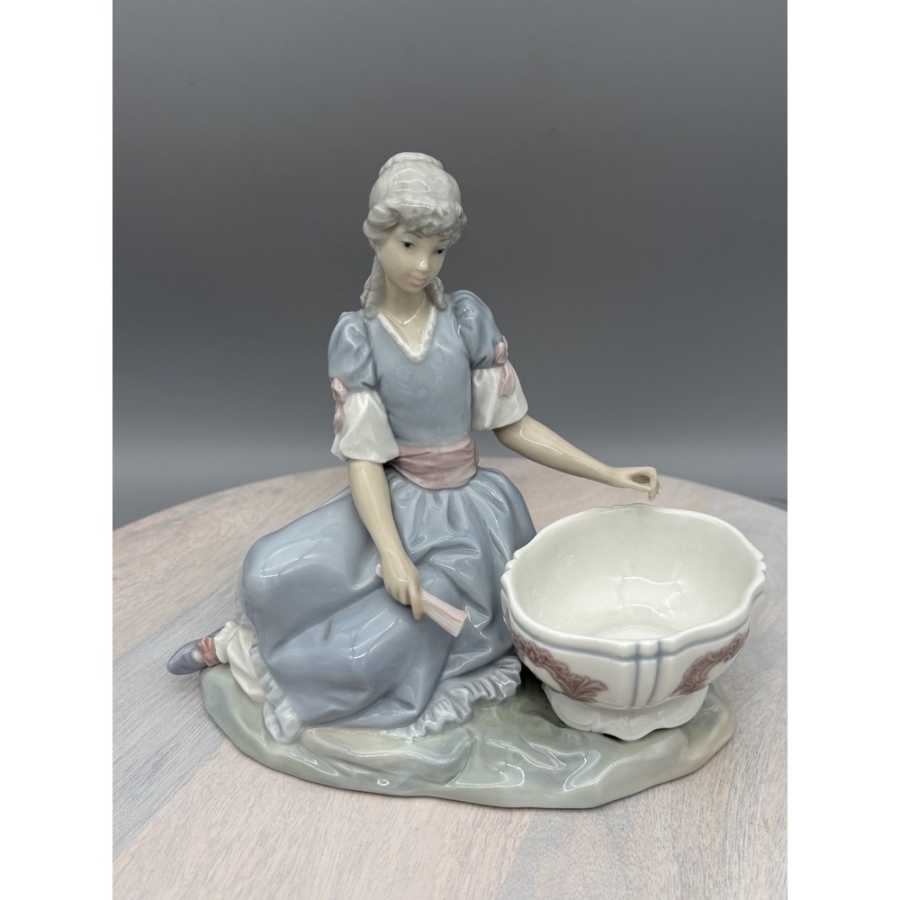 Vintage Lladro Porcelain Figurine Girl Jewelry Dish Glossy Finish Made in Spain